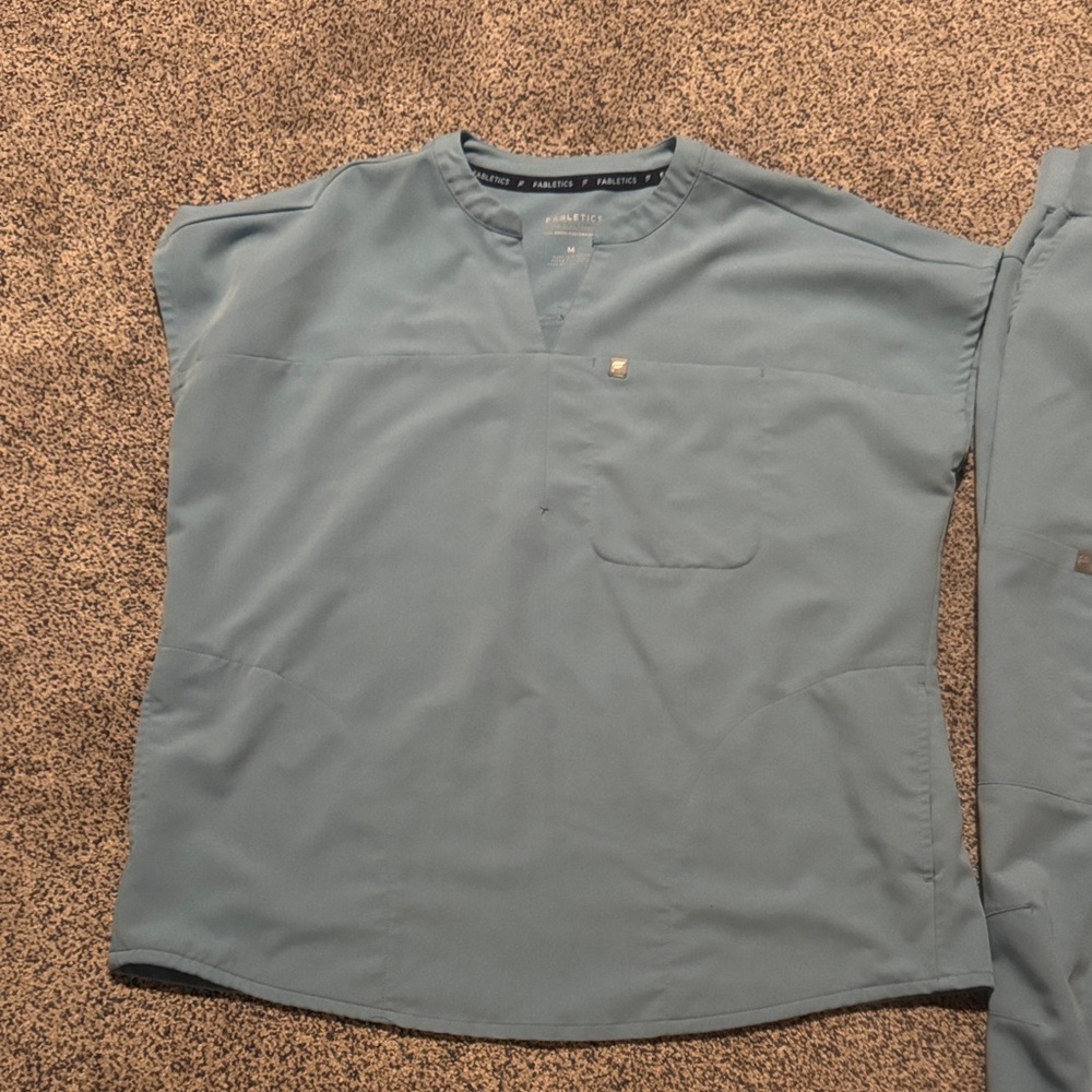 Fabletics Blue Scrub Set - Picture 2 of 5